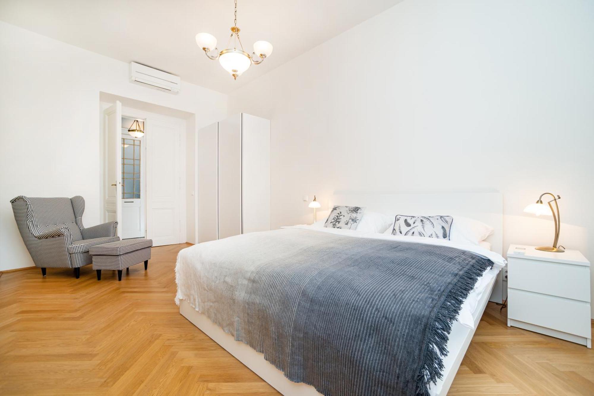 Quiet Apartment In The Old Town Prag Exteriör bild