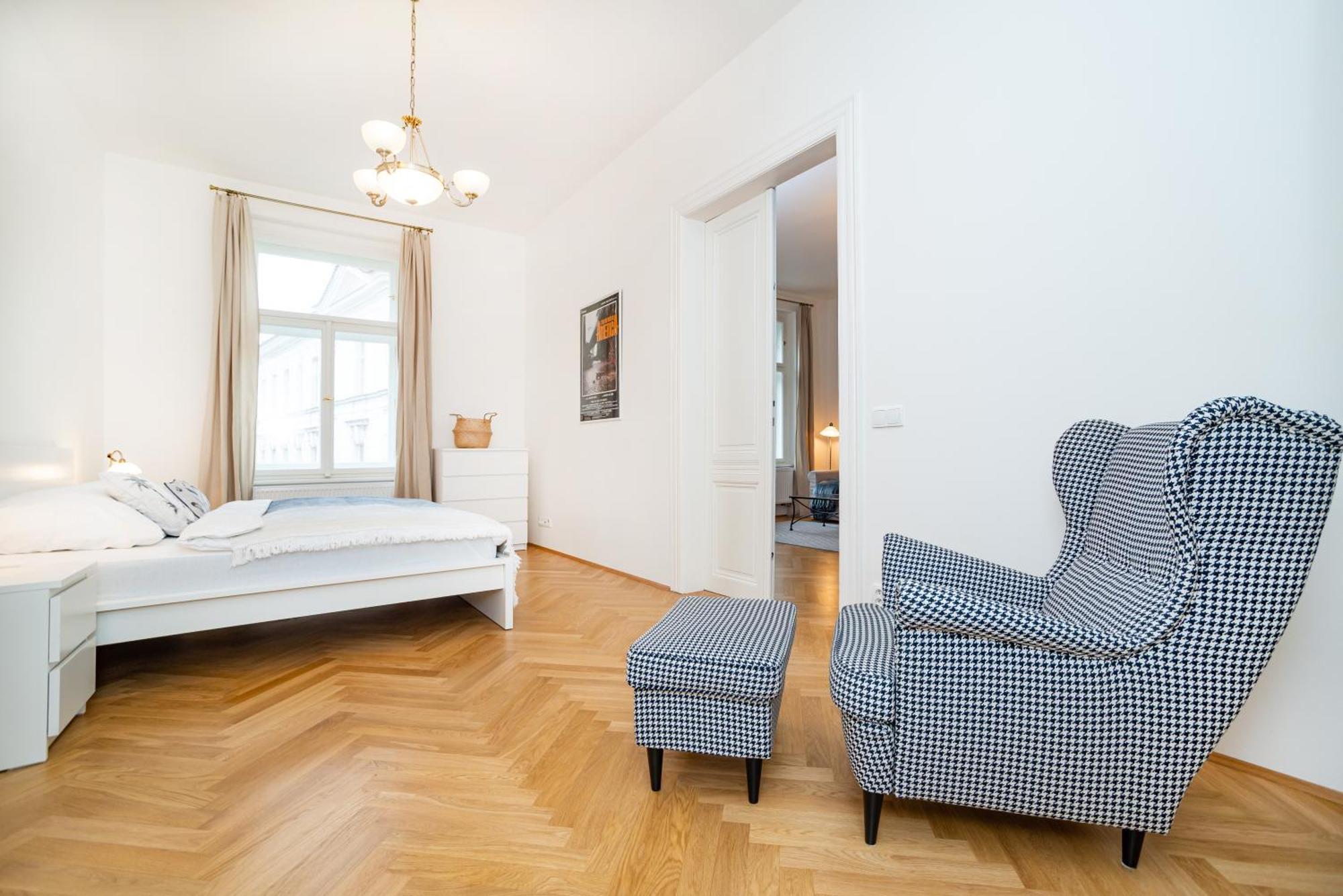 Quiet Apartment In The Old Town Prag Exteriör bild