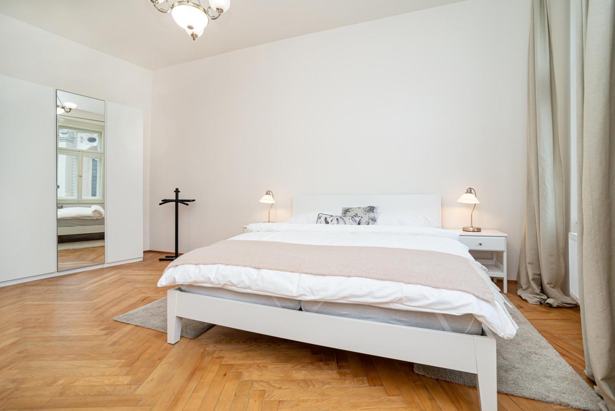 Quiet Apartment In The Old Town Prag Exteriör bild